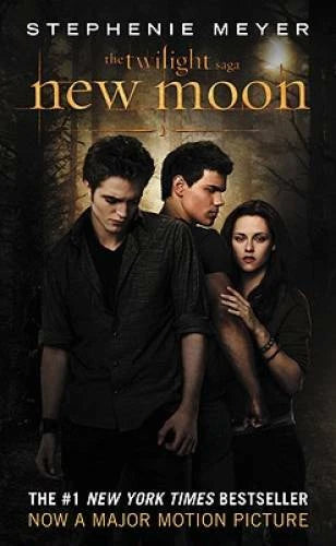 New Moon (The Twilight Saga, Book 2) - Paperback By Meyer, Stephenie - GOOD - image 2