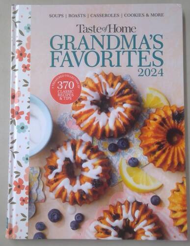 Taste of Home - Grandmas Favorites - 2024 - Hardcover By Taste of Home - GOOD