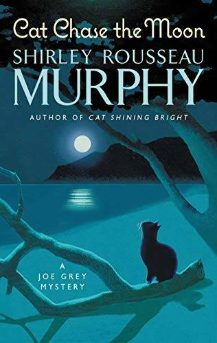Cat Chase the Moon: A Joe Grey Mystery (Joe Grey Mystery Series) - GOOD