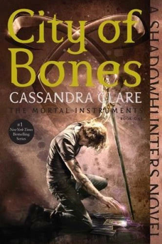 City of Bones (The Mortal Instruments) - Paperback - VERY GOOD