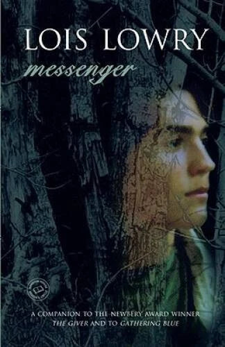 Messenger (Readers Circle) - Paperback By Lowry, Lois - VERY GOOD